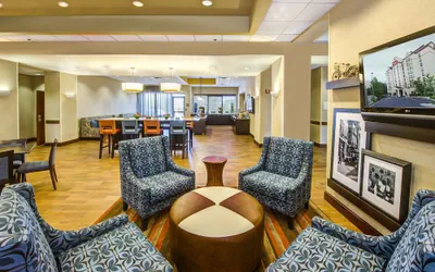 Photo 2 - Hampton Inn & Suites Atlanta Galleria