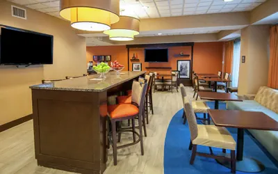Photo 4 - Hampton Inn Metairie