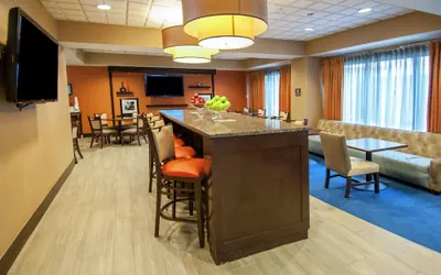 Photo 3 - Hampton Inn Metairie
