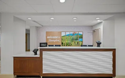 Photo 4 - Hampton Inn - Naples - I-75