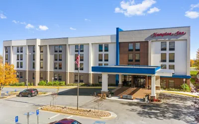 Photo 2 - Hampton Inn Winchester N/Conference Center, VA