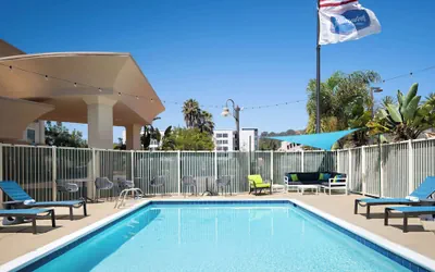Photo 2 - Hampton Inn San Diego Del Mar