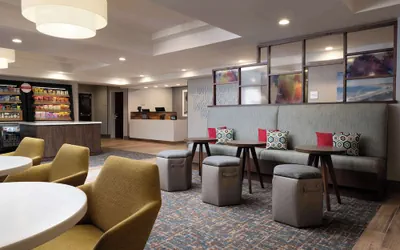 Photo 3 - Hampton Inn San Diego Del Mar