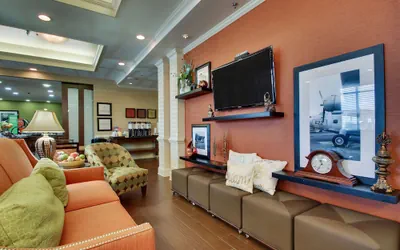 Photo 5 - Hampton Inn Warner Robins