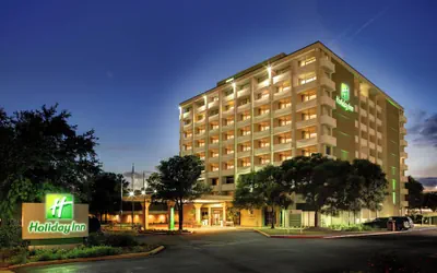Photo 2 - Holiday Inn Austin Midtown by IHG