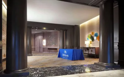 Photo 4 - Hilton Alexandria Old Town