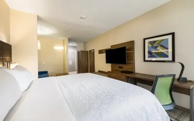 Photo 3 - Holiday Inn Express Hotel & Suites Columbus by IHG