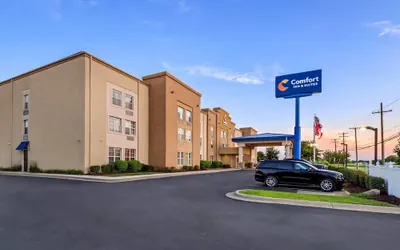 Photo 2 - Comfort Inn & Suites