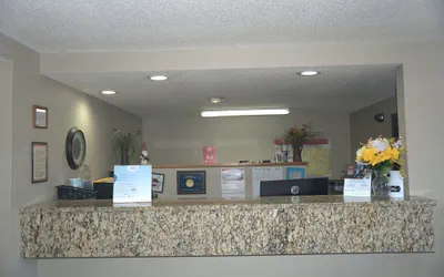Photo 3 - Super 8 by Wyndham Portage