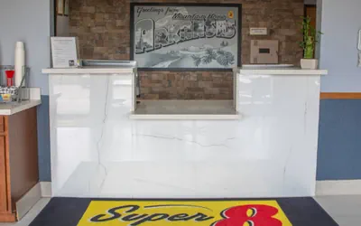 Photo 4 - Super 8 by Wyndham Mountain Home