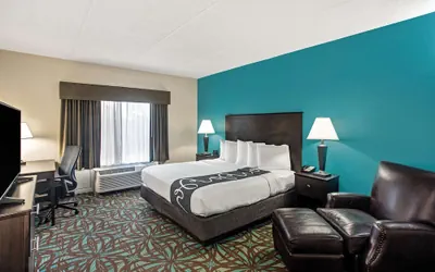 Photo 5 - Comfort Inn & Suites Sarasota I75