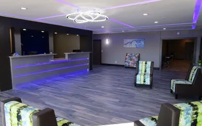 Photo 5 - SureStay Plus Hotel by Best Western Point Richmond