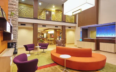 Photo 3 - Fairfield Inn & Suites by Marriott Lombard