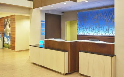 Photo 4 - Fairfield Inn & Suites by Marriott Lombard