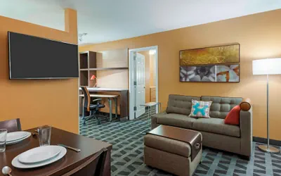 Photo 2 - TownePlace Suites by Marriott Savannah Midtown