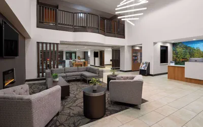 Photo 5 - La Quinta Inn & Suites by Wyndham Mooresville