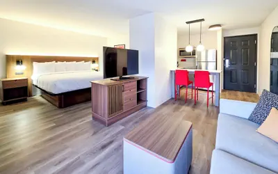 Photo 3 - Baymont by Wyndham Auburn Hills South