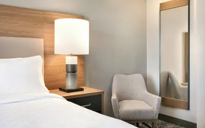 Photo 5 - Candlewood Suites Frederick by IHG