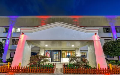 Photo 2 - Motel 6 Norcross, GA