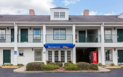 Photo 2 - Baymont by Wyndham Waycross