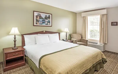 Photo 5 - Baymont by Wyndham Valdosta at Valdosta Mall