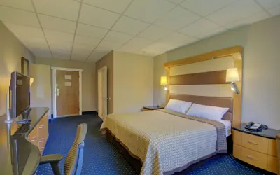 Photo 2 - Village Inn Annapolis MD
