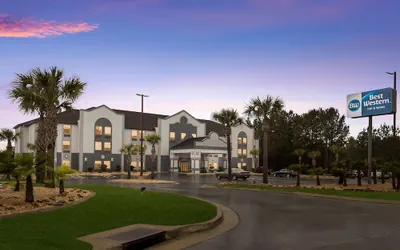 Photo 2 - Best Western Bradbury Inn & Suites