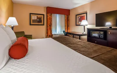 Photo 4 - Best Western Plus Parkway Hotel