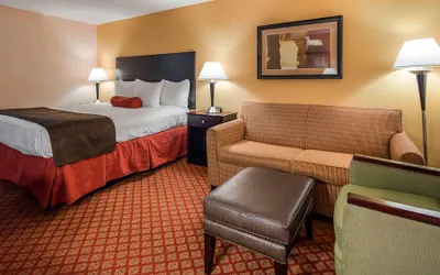 Photo 3 - Best Western Plus Parkway Hotel