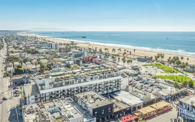 Photo 2 - Hotel Erwin Venice Beach