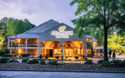 Photo 2 - All-Movie Hotel