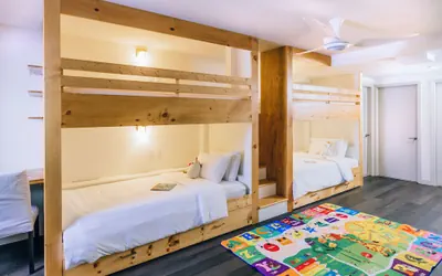 Photo 5 - All-Movie Hotel