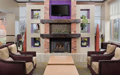 Photo 2 - Hilton Garden Inn Hartford North/Bradley Int'l Airport