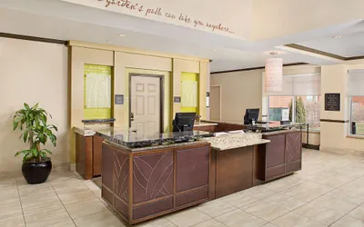 Photo 4 - Hilton Garden Inn Hartford North/Bradley Int'l Airport