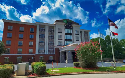 Photo 2 - Holiday Inn Express & Suites Wilson-Downtown by IHG