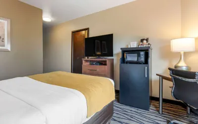 Photo 5 - Comfort Inn & Suites Market - Airport