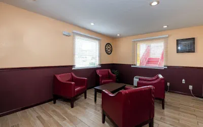 Photo 5 - Red Roof Inn Valdosta - University