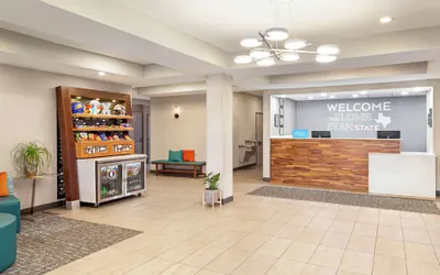 Photo 5 - Hampton Inn Paris