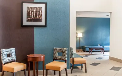 Photo 5 - Comfort Inn & Suites Hamburg - Buffalo South