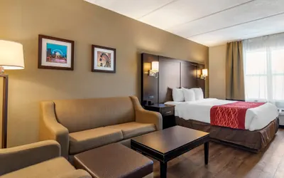 Photo 3 - Comfort Inn & Suites near Six Flags