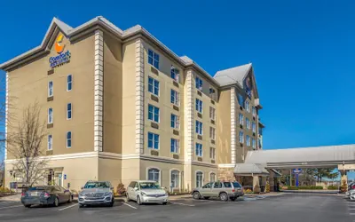 Photo 2 - Comfort Inn & Suites near Six Flags