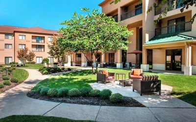 Photo 2 - Courtyard by Marriott Parsippany