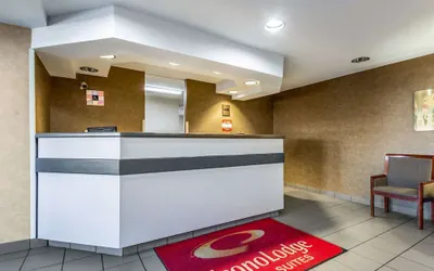 Photo 5 - Econo Lodge Inn & Suites Evansville East