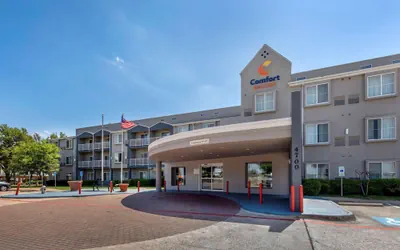 Photo 2 - Comfort Suites DFW Airport