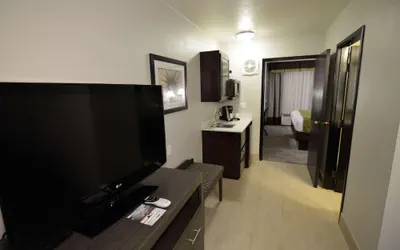 Photo 2 - Garner Hotel Liberal North by IHG