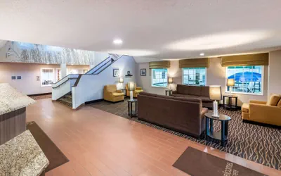 Photo 3 - Sleep Inn & Suites Green Bay South