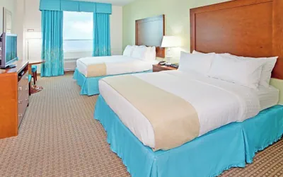 Photo 2 - Holiday Inn Resort Pensacola Beach by IHG
