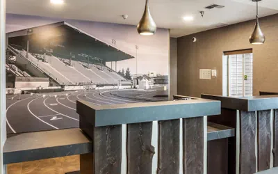 Photo 3 - La Quinta Inn & Suites by Wyndham Eugene