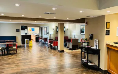 Photo 3 - Best Western Rochelle Inn & Suites near DeKalb