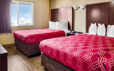 Photo 5 - Econo Lodge Newport
